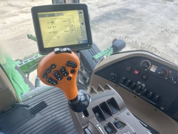 Самохідний обприскувач John Deere 4730 (2012)