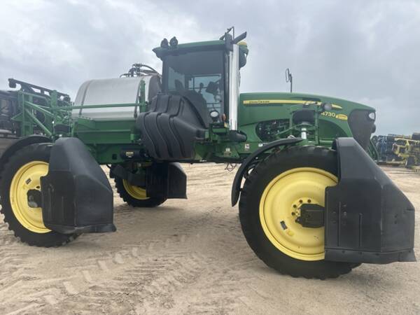 Самохідний обприскувач John Deere 4730 (2012)