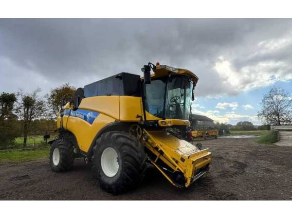 Комбайн New Holland CX 8070 (2013)