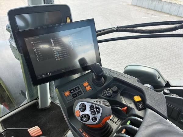 Трактор Claas Axion 930 (2019)