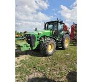 Трактор John Deere 8330