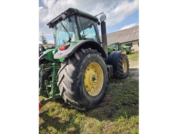 Трактор John Deere 8330 (2007)