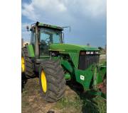Трактор John Deere 8300