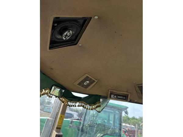 Трактор John Deere 8300 (2000)