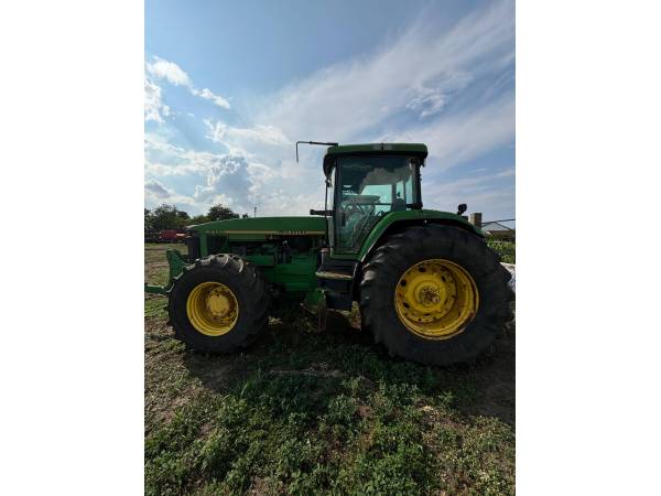 Трактор John Deere 8300 (2000)