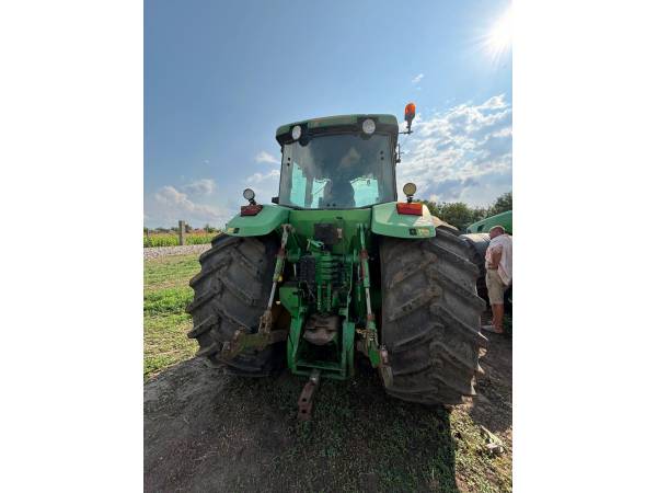 Трактор John Deere 8300 (2000)