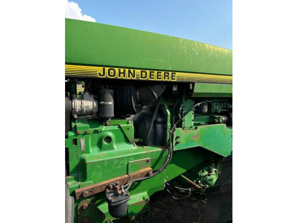 Трактор John Deere 8300 (2000)