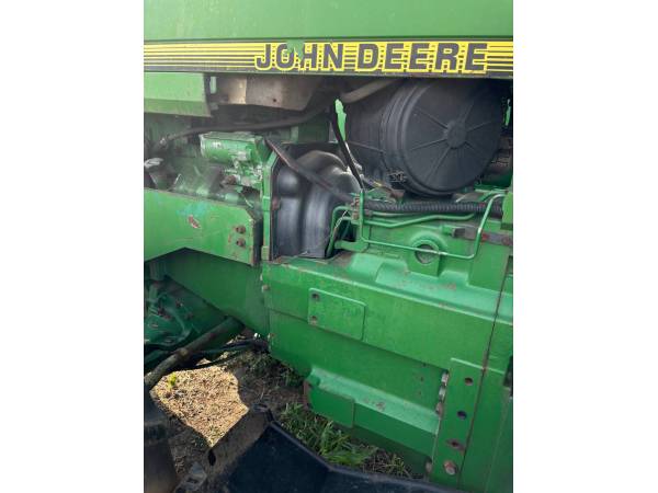 Трактор John Deere 8300 (2000)