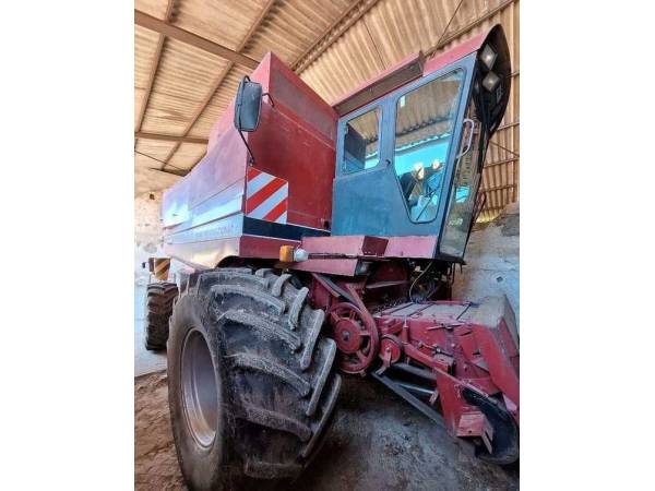 Комбайн Case IH 1660 (1992)