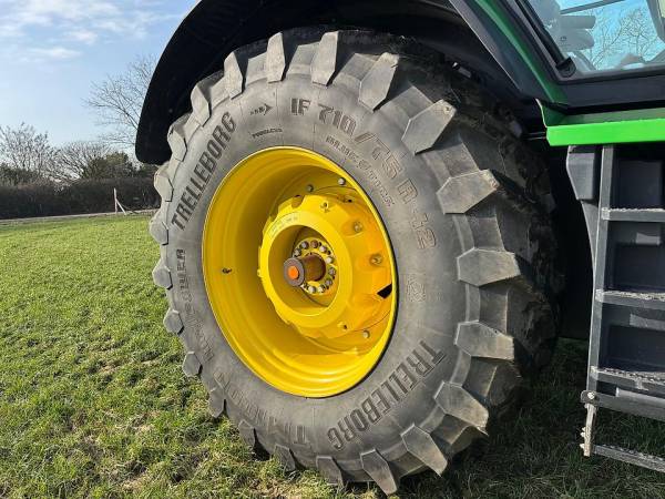 Трактор John Deere 8R 340 (2020)
