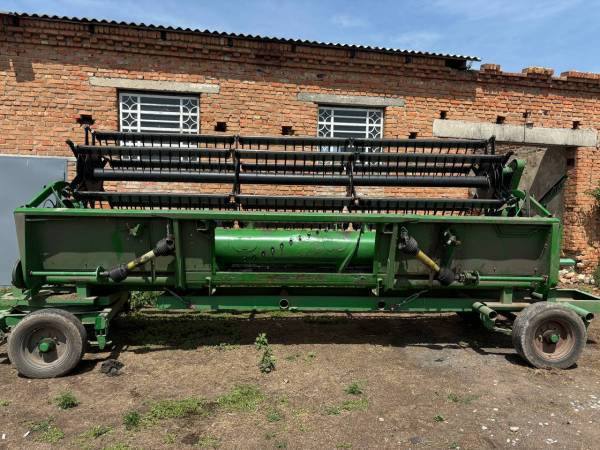 Жниварка John Deere 918F