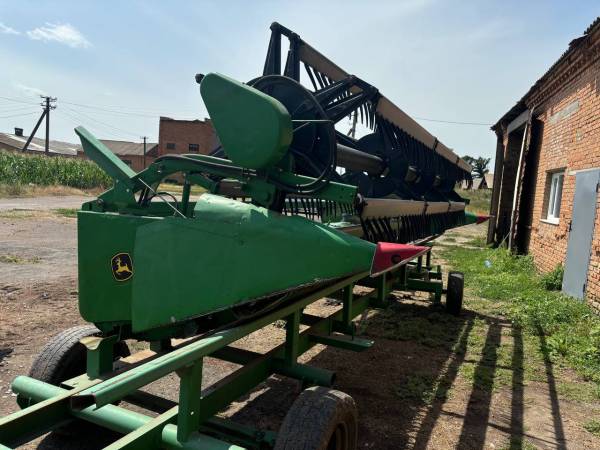 Жниварка John Deere 918F