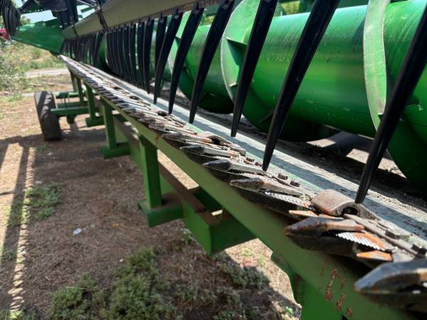 Жниварка John Deere 918F