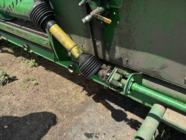 Жниварка John Deere 918F