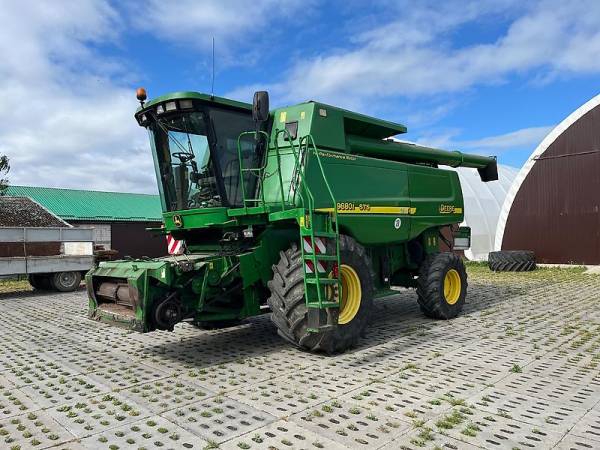 Комбайн John Deere 9880 STS (2002)