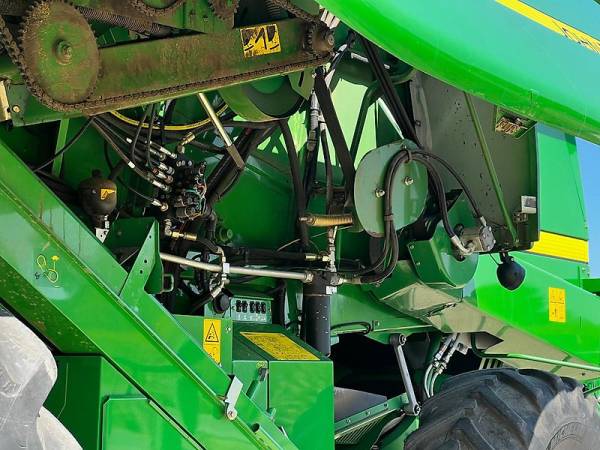 Комбайн John Deere T670i (2015)
