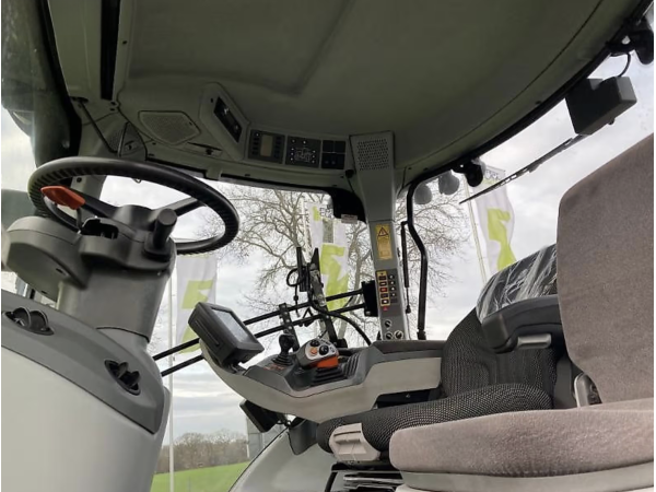 Трактор Claas Axion 920 (2014)