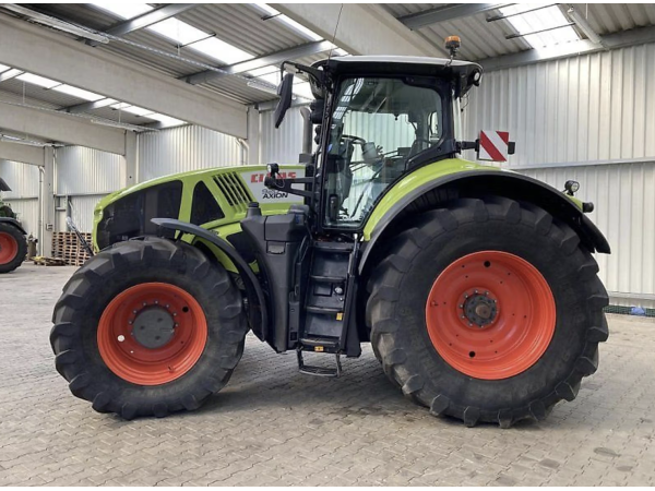 Трактор Claas Axion 920 (2020)
