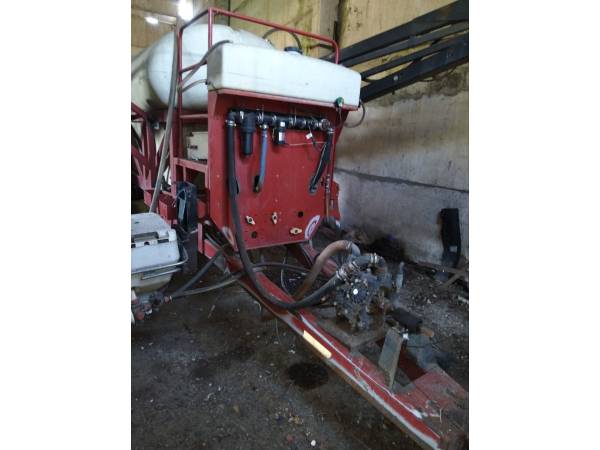 Опрыскиватель Buhler 850 (2014)