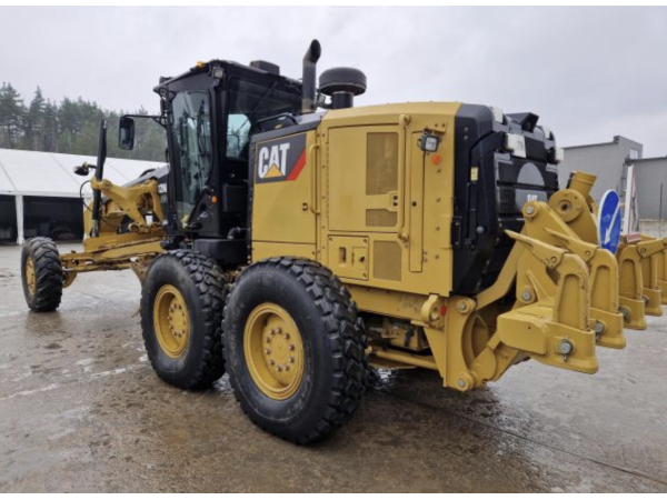 Грейдер Caterpillar 12M (2016)