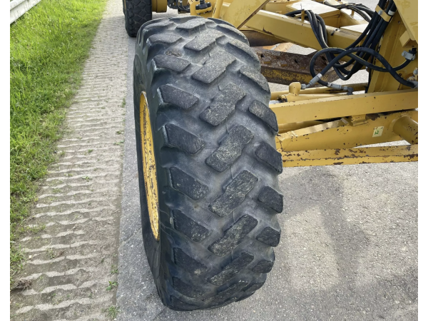 Грейдер Caterpillar 12M (2011)