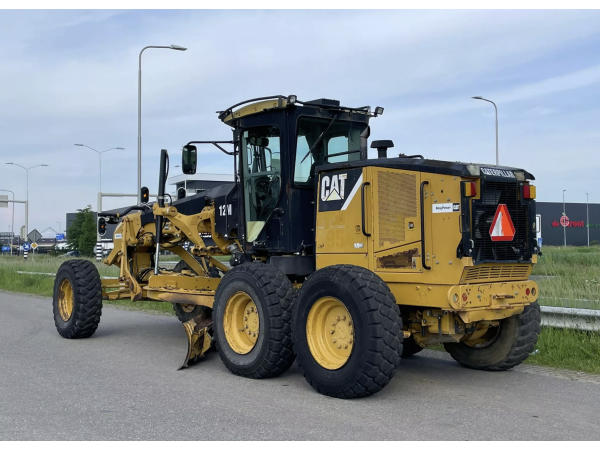 Грейдер Caterpillar 12M (2011)
