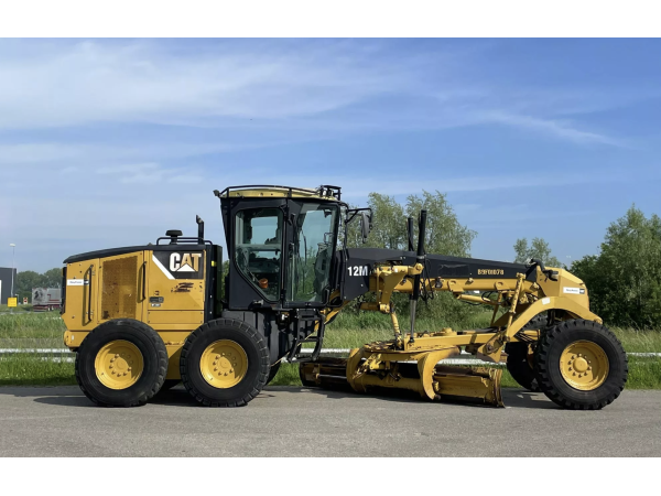 Грейдер Caterpillar 12M (2011)