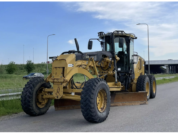 Грейдер Caterpillar 12M (2011)