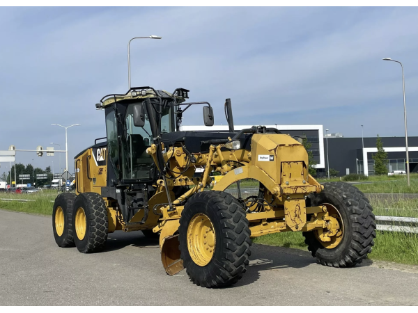 Грейдер Caterpillar 12M (2011)