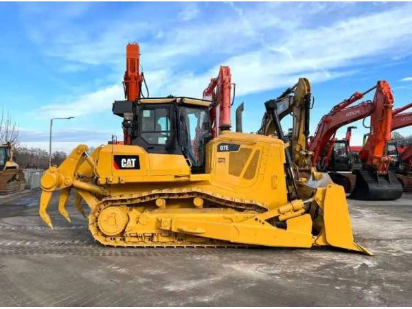Бульдозер Caterpillar D7E (2010)