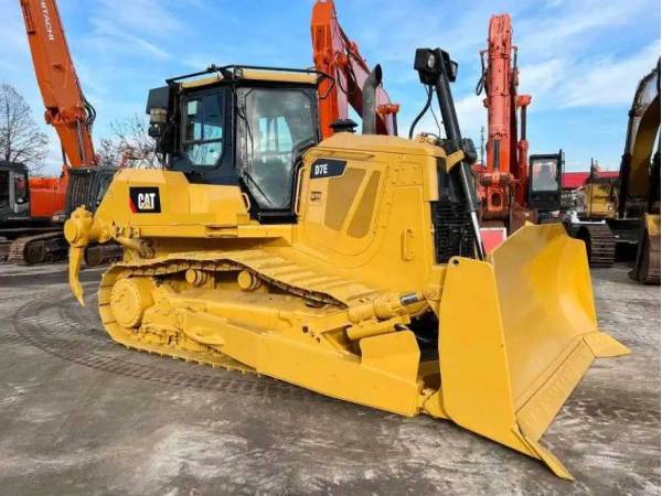 Бульдозер Caterpillar D7E (2010)