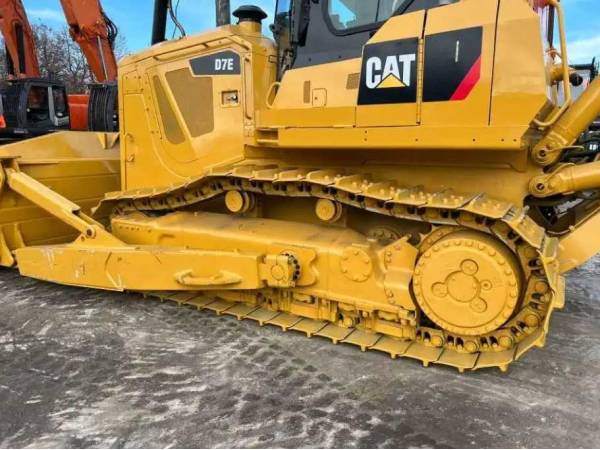 Бульдозер Caterpillar D7E (2010)