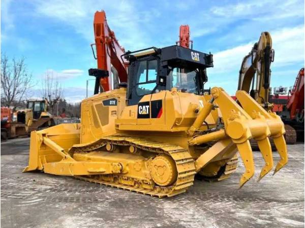 Бульдозер Caterpillar D7E (2010)