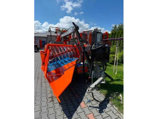 Ягідний комбайн Dom Wid Marek (2018)