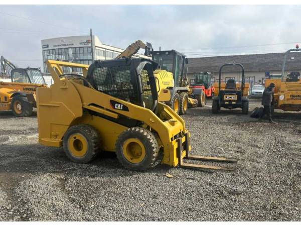 Міні-навантажувач Caterpillar 246C (2017)