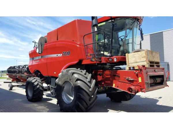 Комбайн Case IH Axial Flow 7010 (2008)