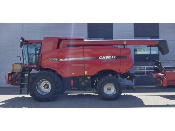 Комбайн Case IH Axial Flow 7010 (2008)