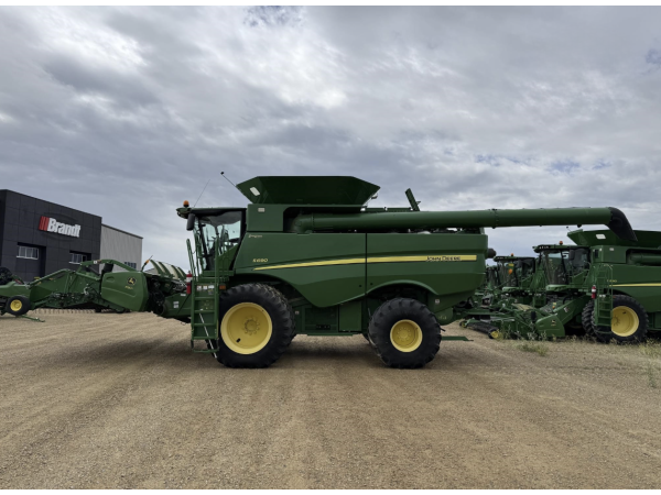 Комбайн John Deere S690 (2013)