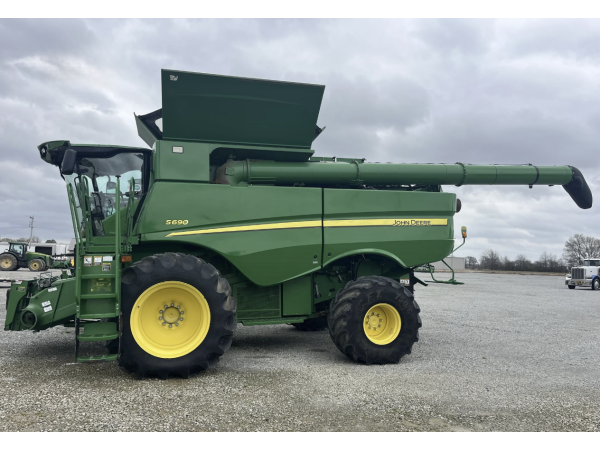 Комбайн John Deere S690 (2015)