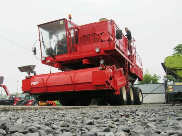 Горохоуборочный комбайн FMC 979 (1994)