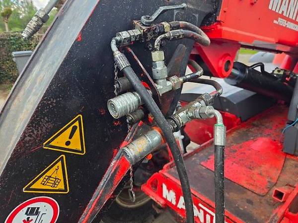 Телескопический погрузчик Manitou MLT 526 (2001)