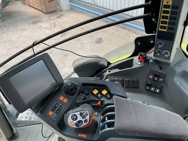 Трактор Claas Axion 810 (2017)