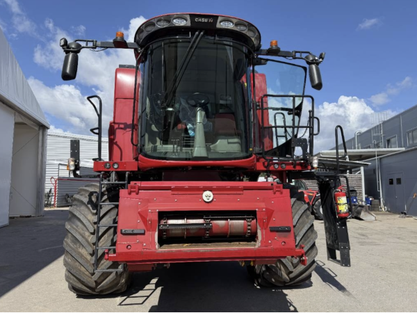 Комбайн Case IH 7150 Axial-Flow