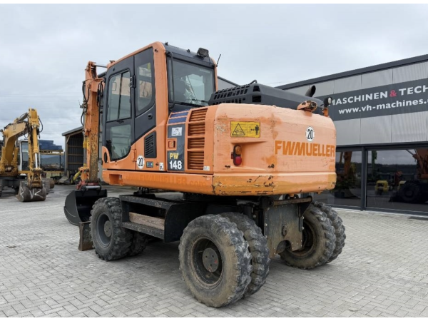 Экскаватор Komatsu PW148-8 (2013)