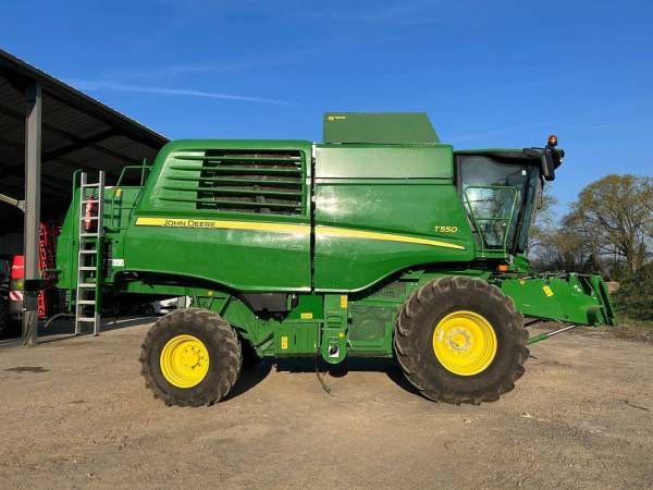Комбайн John Deere T550 (2021)