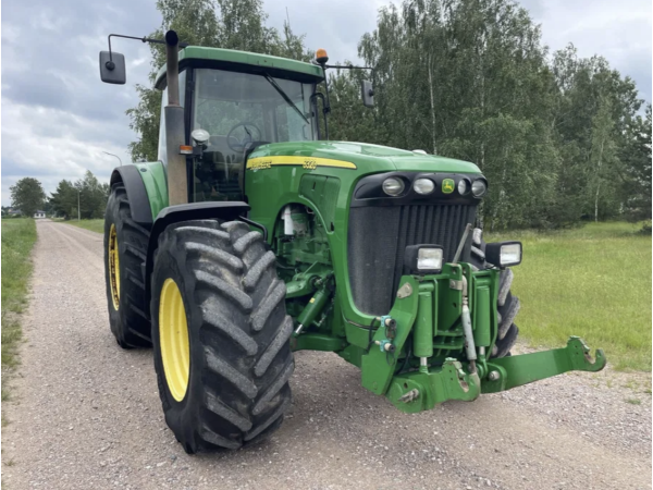 Трактор John Deere 8320 (2002)