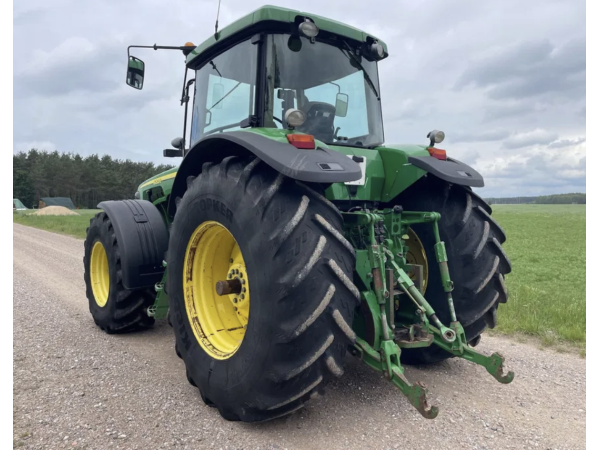 Трактор John Deere 8320 (2002)
