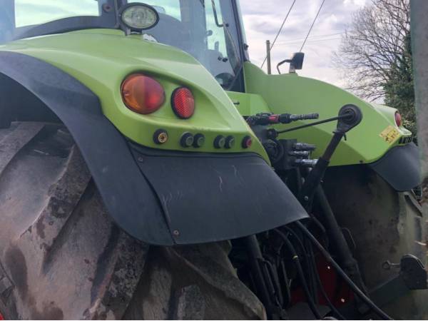 Трактор Claas Axion 820 (2011)
