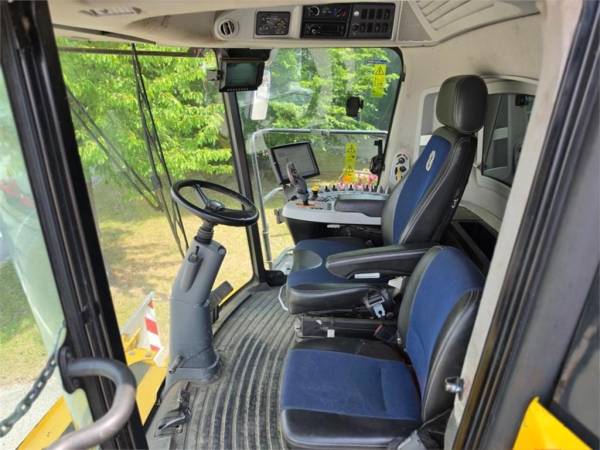Комбайн New Holland CR8.80 (2004)