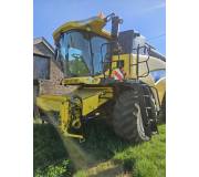 Комбайн New Holland CX 880